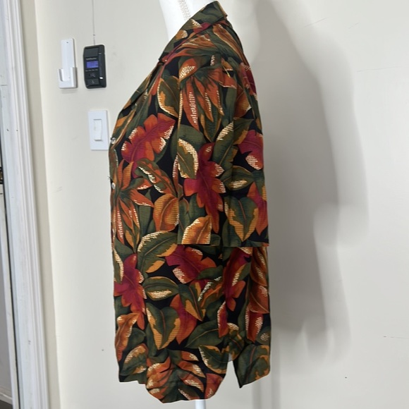 3/$20 Vintage women’s button down -short  sleeve top - Picture 4 of 7